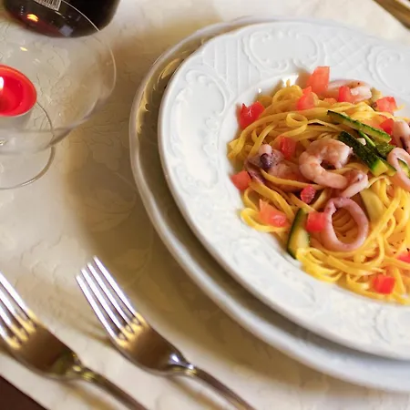 Отель Gabriella 3*